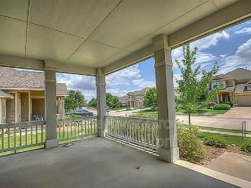 Building Photo - 9840 Old Field Dr