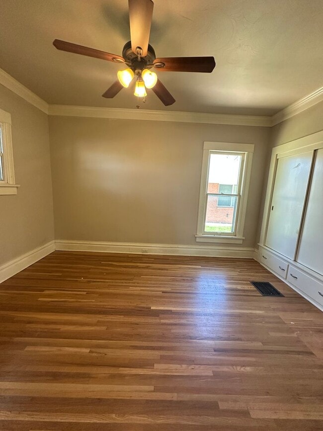 Building Photo - Amazing 3 bedroom home avail NOW