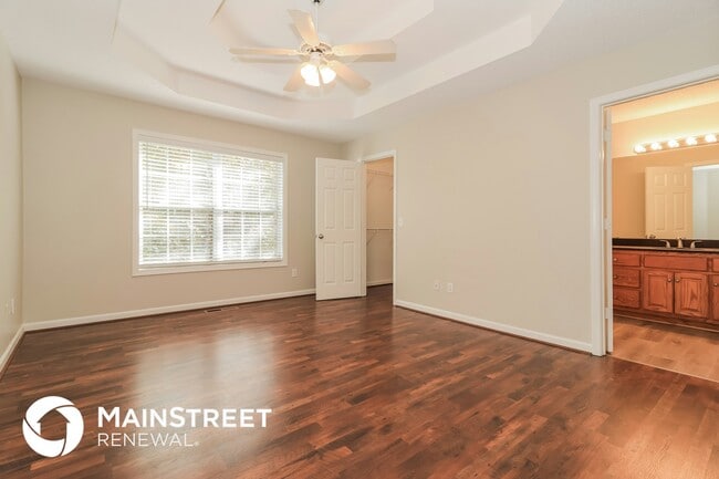 Building Photo - 13 Windrush Dr