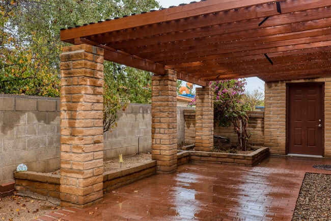 Building Photo - 7711 E 39th St