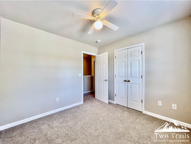 Building Photo - 3 BED/2.5 BATH TOWNHOME IN ARDEN