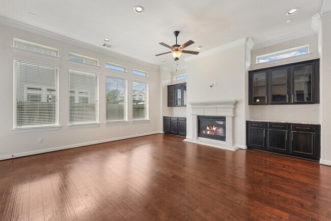 Building Photo - 13217 Green Hills Dr
