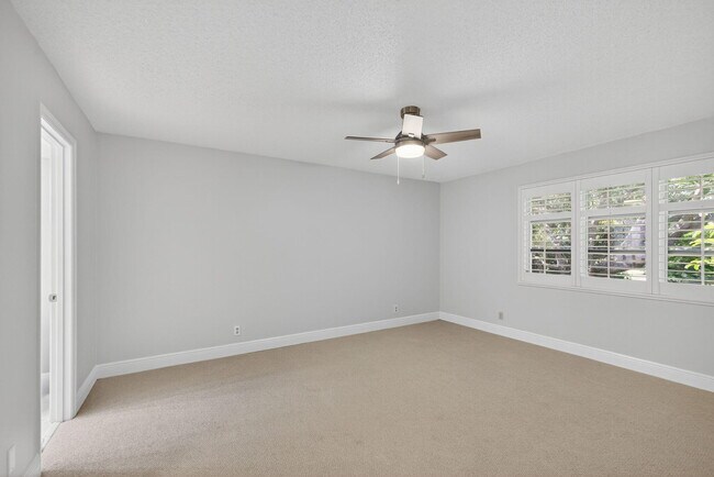 Building Photo - 246 Seabreeze Cir