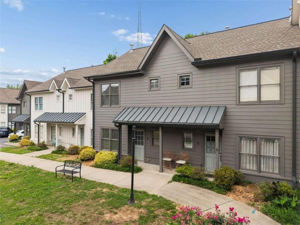 Building Photo - 1516 Howell Mill Rd NW