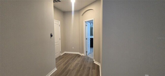 Building Photo - 7564 Bishop Square Dr