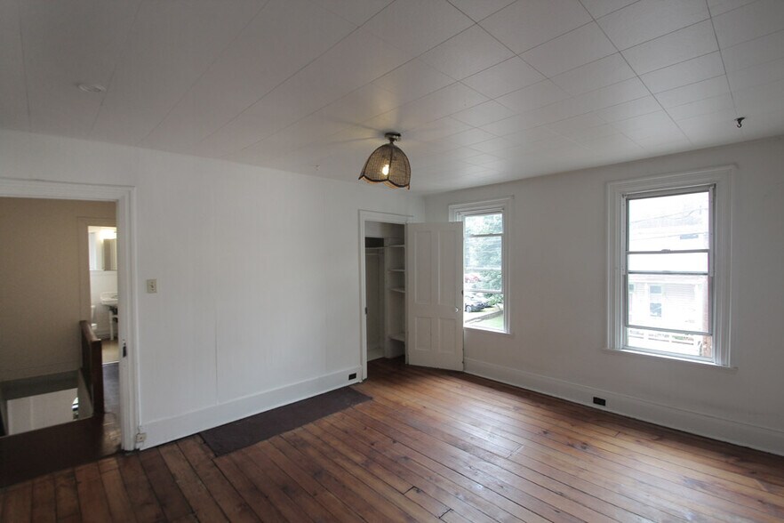 Building Photo - 331 Franklin Ave