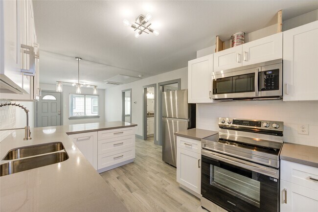 Building Photo - 3112 Wentworth St
