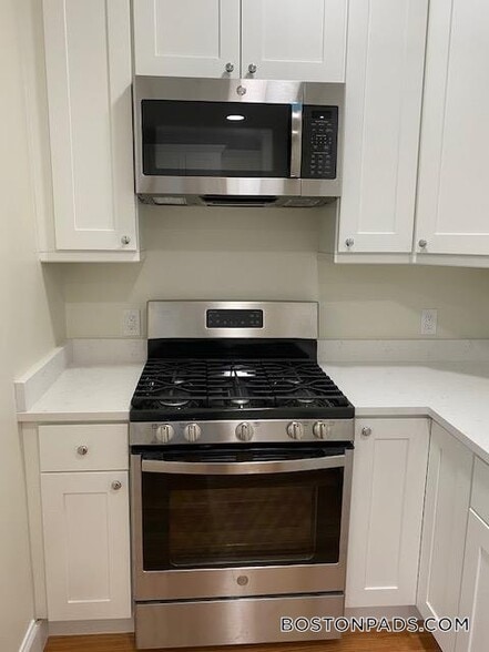 Building Photo - 12 Harris St