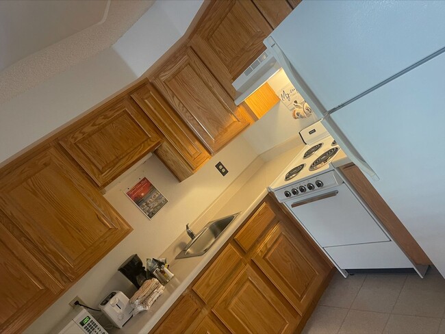 Primary Photo - One bedroom one bathroom unit in Highland ...