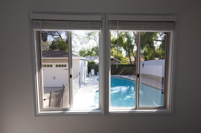 Building Photo - Freshly Renovated 3BR/2BA Pool Home – La Crescenta