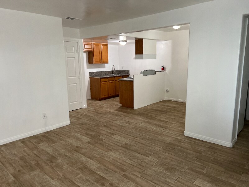 Building Photo - 821 Karma Ct