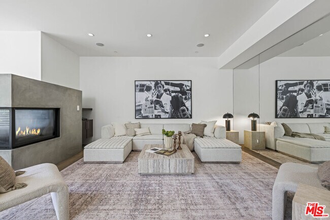 Building Photo - 2756 Westshire Dr