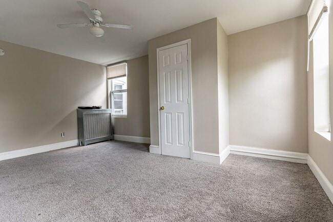 Building Photo - 3-Bed, 1-Bath Home with High Ceilings and Spacious Rooms