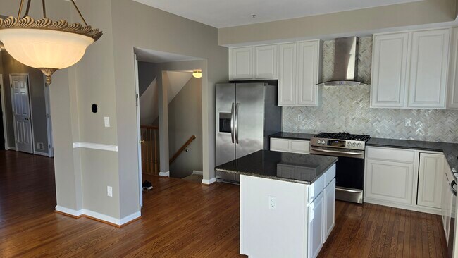 Building Photo - 9443 Birchwood Ln