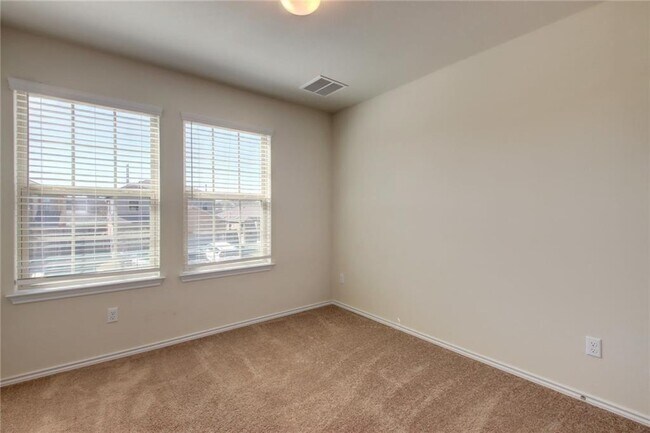 Building Photo - 1031 Chad Lp