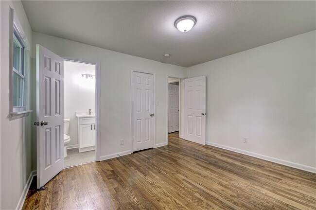 Building Photo - 131 Brookwood Dr SW