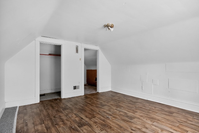 Building Photo - 2210 W Wiswall St