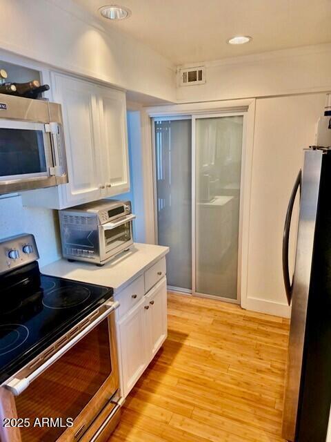 Building Photo - 6943 E 3rd St