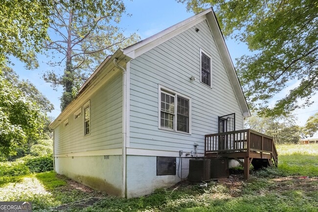 Building Photo - 155 Polar Rock Rd SW