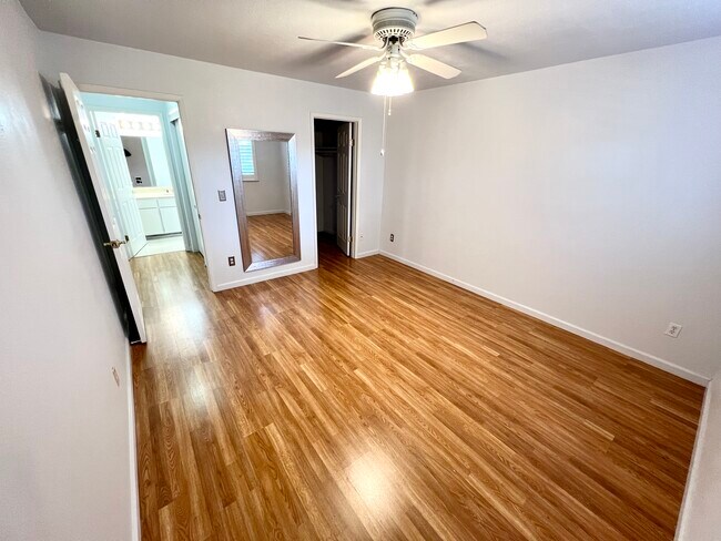 Building Photo - 1538 Alma Ter