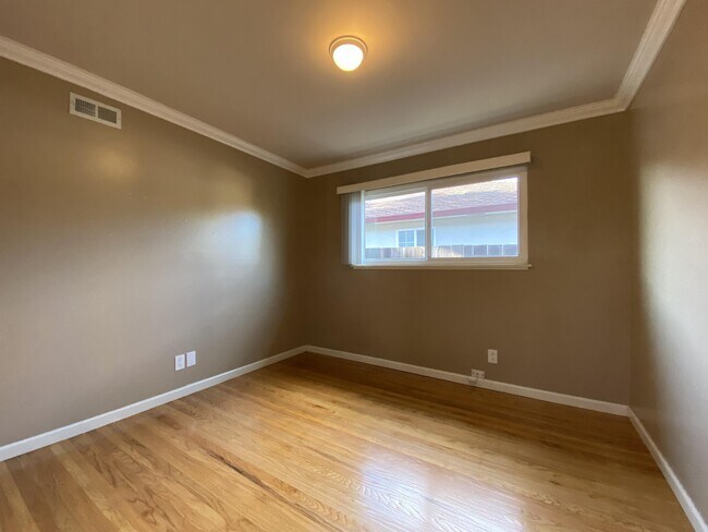 Building Photo - 668 Santa Coleta Ct