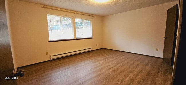 Building Photo - Puyallup 2bed/1.5 bath Duplex