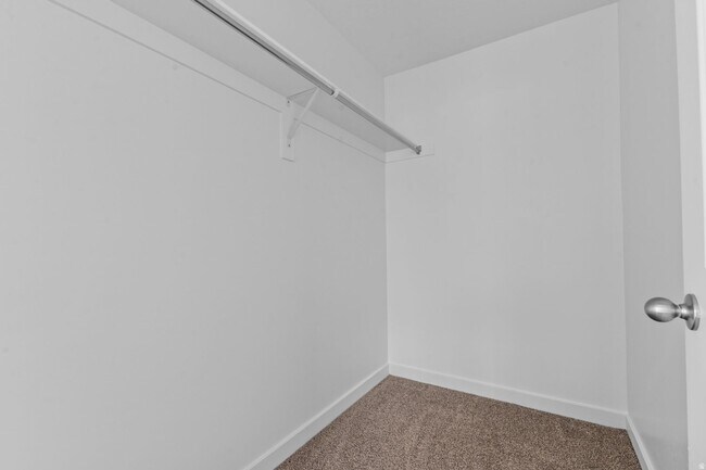Building Photo - NEW TOWNHOME READY TO MOVE IN!