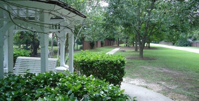 Building Photo - 203 Lancaster Ln