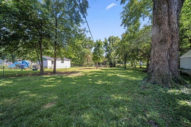 Building Photo - 1319 Northridge Rd
