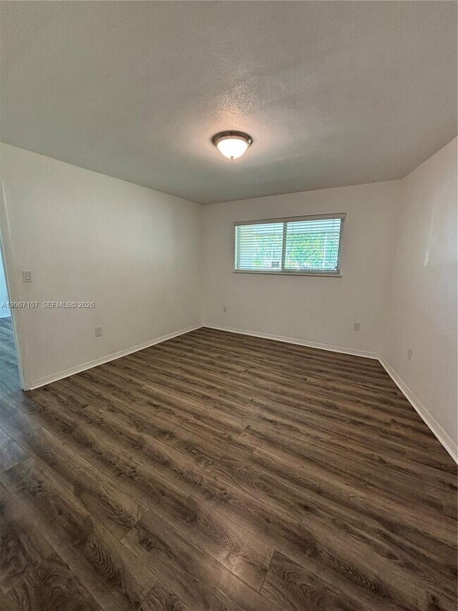 Building Photo - 7470 Miami Lakes Dr