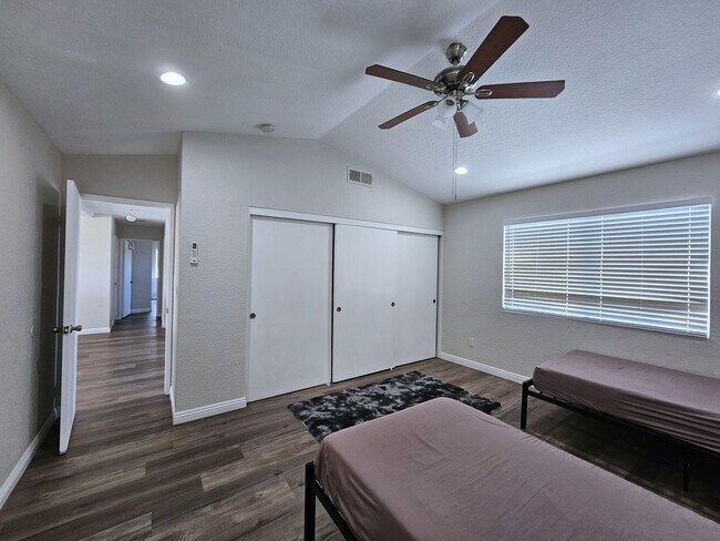 Building Photo - 69911 Willow Ln