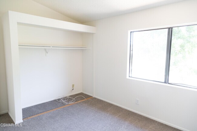 Building Photo - 215 Blackfoot Ln