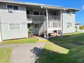 Building Photo - Fully renovated 2-bedroom, 1-bath unit located in the heart of Pearl City