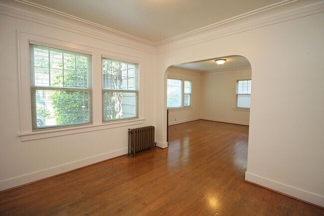 Building Photo - 2330 SE 22nd Ave