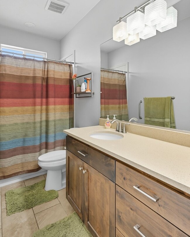 Building Photo - 6 bed; 3 bath single family home in Enoch