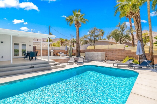 Building Photo - 38951 Bel Air Dr