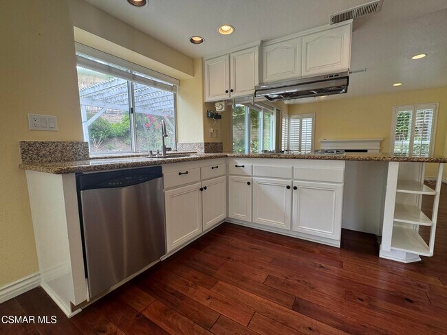 Building Photo - 318 Hornblend Ct
