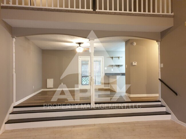 Building Photo - Beautiful 3 Bd 2.5 Ba Single Family Home in West Knoxville!!