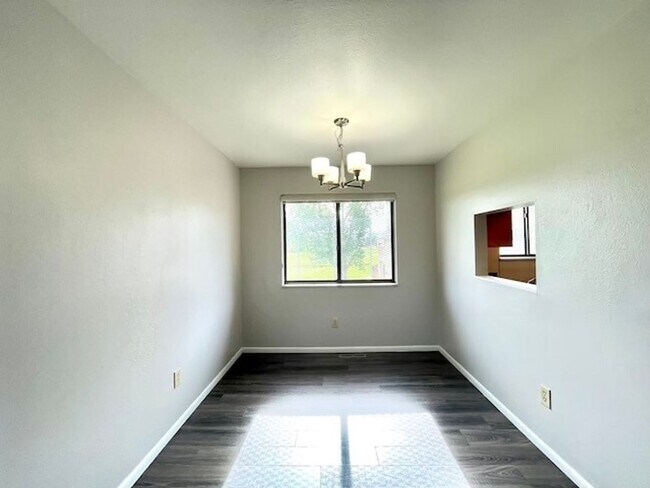 Building Photo - 8783 Chase Dr