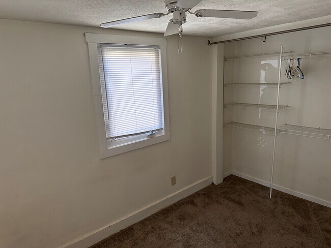 Building Photo - 904 W Harvard St