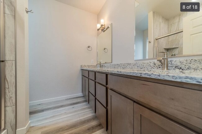 Building Photo - 2452 Park Vista St