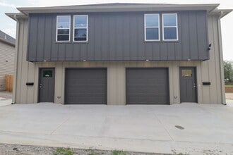Building Photo - 216 N Cleveland Ave