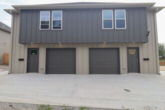 Building Photo - First Month Free! Lovely Home for Rent -21...