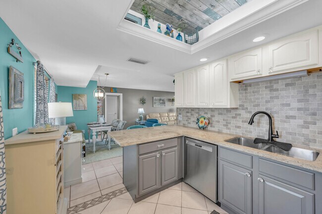 Building Photo - 2400 S Ocean Dr