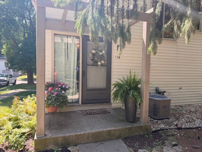 Building Photo - 118 Avignon Ct