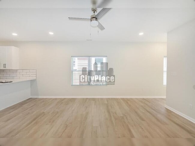 Building Photo - 614 Parkway Ave