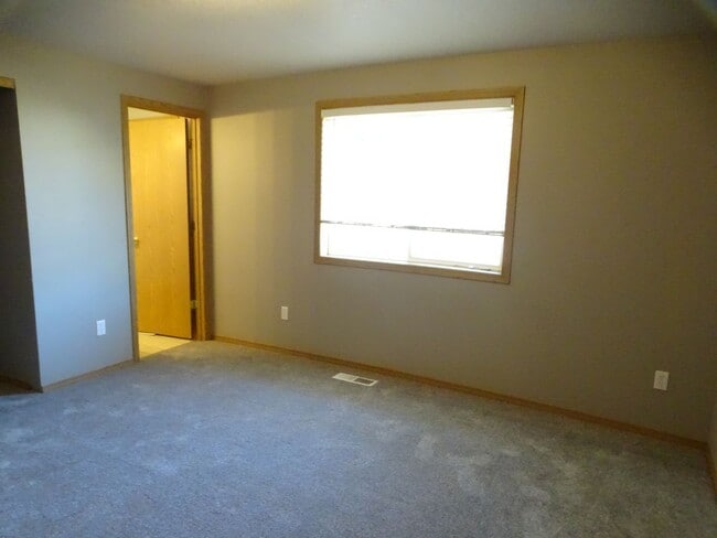 Building Photo - 7415 NE 64th Cir