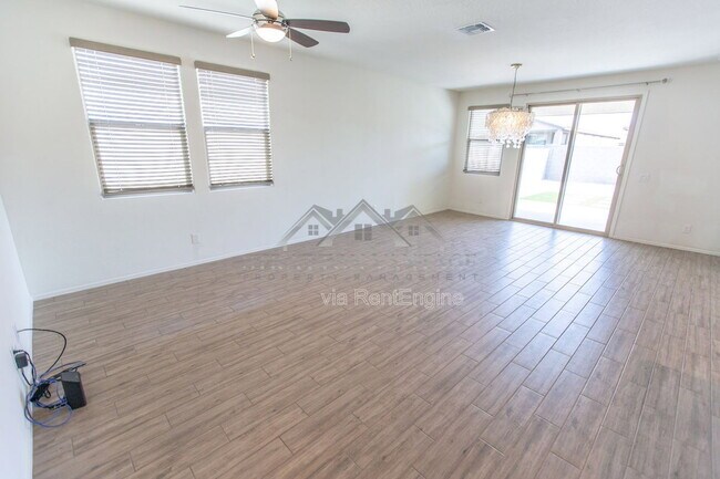 Building Photo - 15427 W Windward Ave