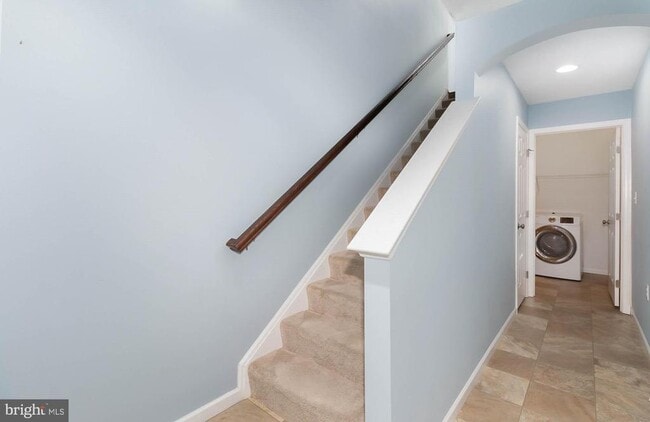 Building Photo - 3038 Meridian Cmns