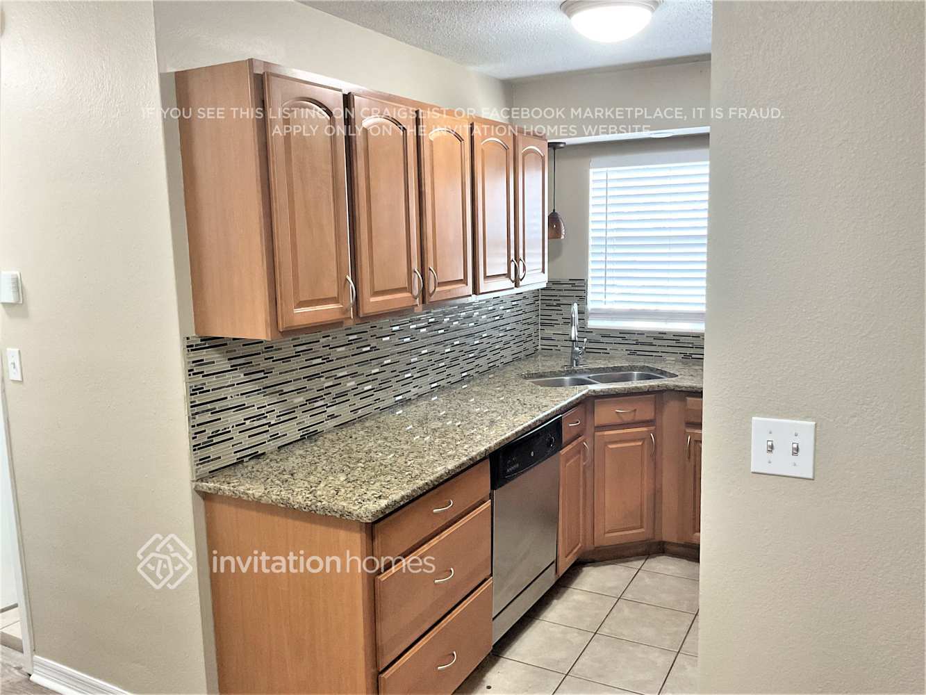 Building Photo - 5650 19th Ave N